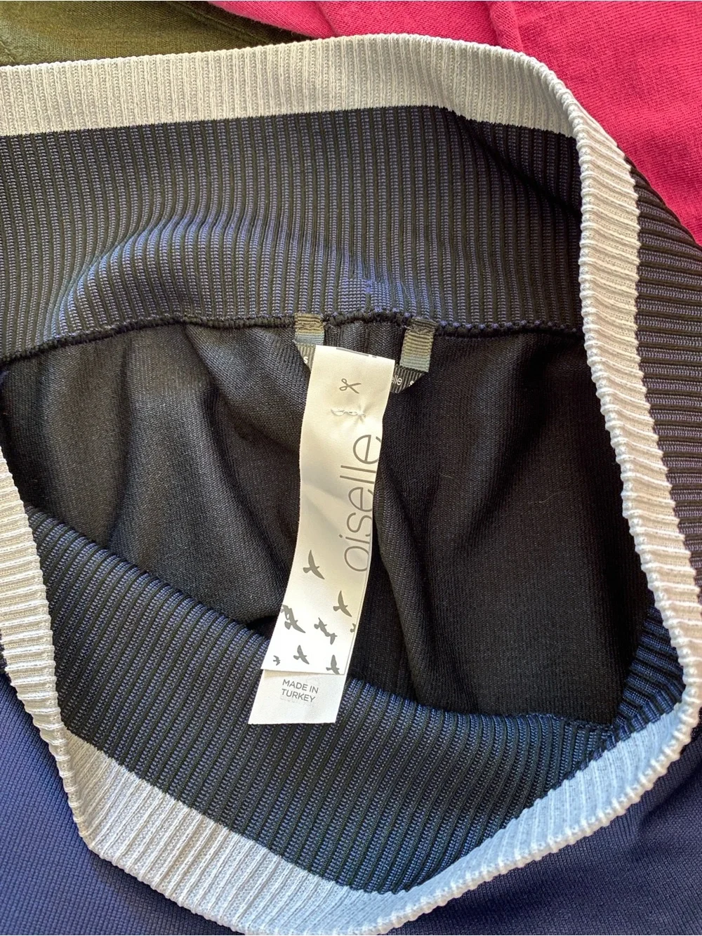 Ouiselle race day shorts women’s size small athletic workout exercise navy blue
